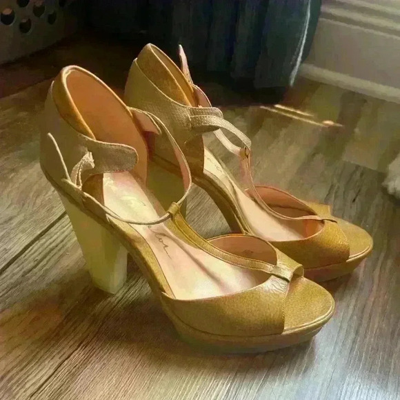 Luisa Barcelos heals. Rubber soles and heels  4.5 inch heel. Never worn. NWOT - Picture 3 of 16